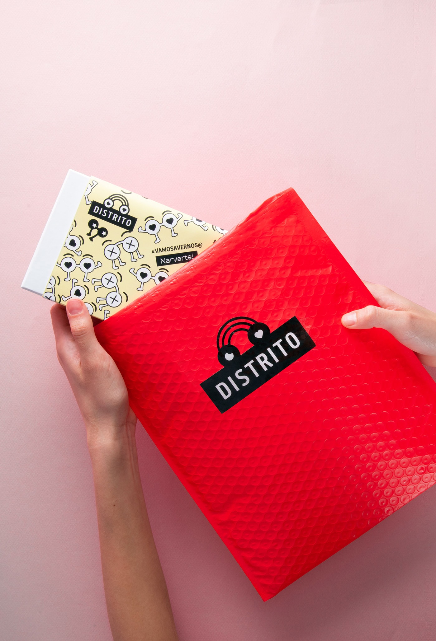 Distrito 時尚眼鏡品牌包裝營銷案例，時尚品牌設計，品牌營銷案例，深圳品牌設計，左右格局