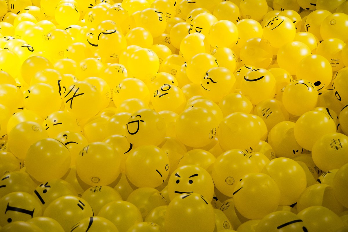深圳品牌設計  深圳品牌策劃  BALL.ROOM展覽品牌形象設計  產品展示