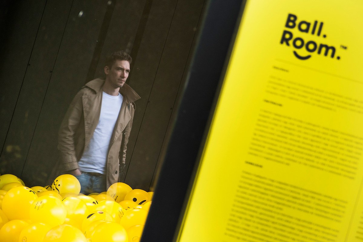 深圳品牌設計  深圳品牌策劃  BALL.ROOM展覽品牌形象設計  海報設計