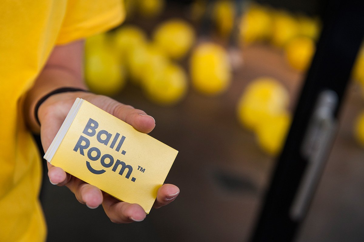 深圳品牌設計  深圳品牌策劃  BALL.ROOM展覽品牌形象設計  名片設計