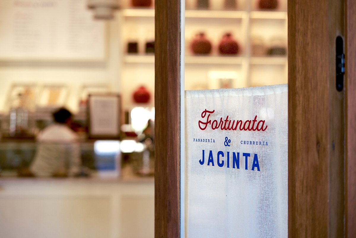 Fortunata & Jacinta歐包茶飲輕餐飲品牌設計欣賞，歐包茶飲品牌，輕餐飲品牌，輕餐飲品牌設計，輕餐飲品牌策劃，輕餐飲品牌全案策劃，餐飲品牌設計，餐飲品牌策劃，深圳品牌設計，深圳品牌策劃，深圳品牌全案策劃，深圳品牌形象塑造，深圳包裝設計，左右格局
