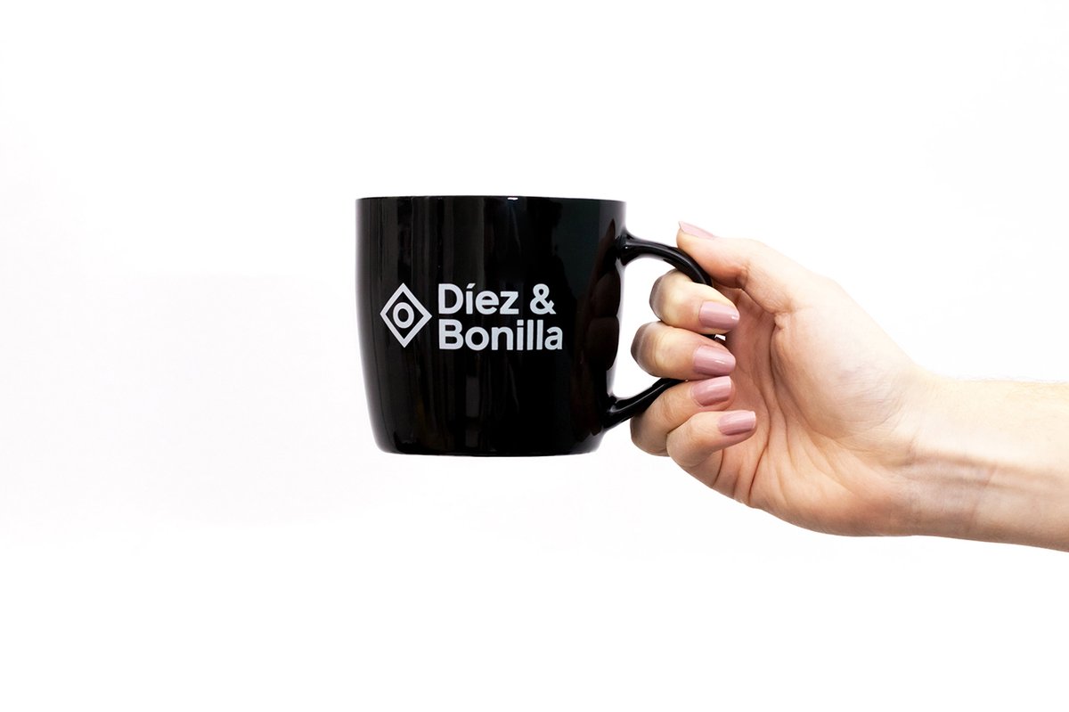 （醫(yī)療）Díez＆Bonilla 牙科品牌設(shè)計(jì)和品牌視覺(jué)形象的重新定位，品牌設(shè)計(jì)，醫(yī)療品牌設(shè)計(jì)，品牌形象定位，品牌視覺(jué)設(shè)計(jì)，醫(yī)療品牌營(yíng)銷，品牌設(shè)計(jì)公司，深圳品牌策劃，深圳品牌設(shè)計(jì)，左右格局