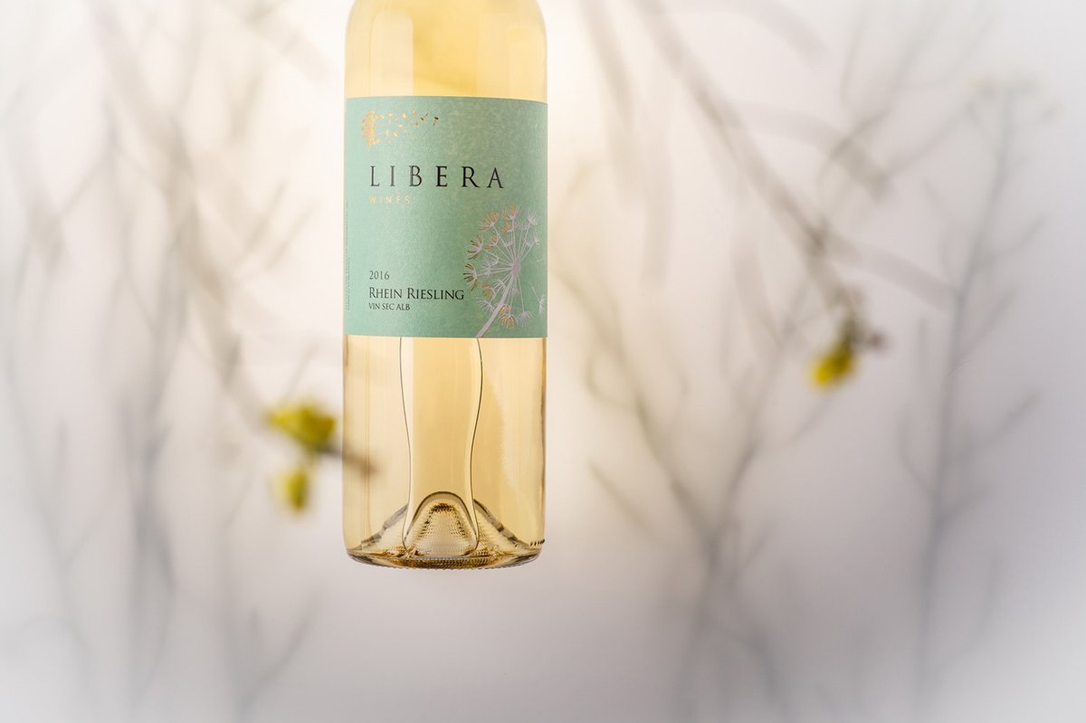 Libera餐食葡萄酒品牌包裝設(shè)計(jì)——創(chuàng)新品牌營(yíng)銷(xiāo)的必要性，餐飲品牌設(shè)計(jì)，品牌形象整合，品牌包裝設(shè)計(jì)，餐飲品牌視覺(jué)設(shè)計(jì)，餐飲品牌營(yíng)銷(xiāo)，品牌戰(zhàn)略定位，品牌設(shè)計(jì)公司，深圳品牌策劃，深圳品牌設(shè)計(jì)，左右格局