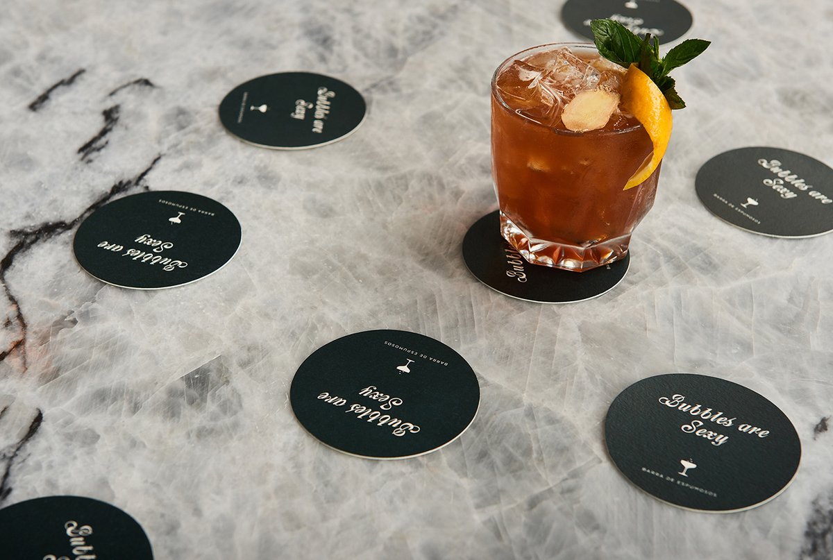(餐飲）Marsella酒吧品牌設(shè)計(jì)和品牌標(biāo)識(shí)設(shè)計(jì)案例，餐飲品牌設(shè)計(jì)，品牌形象整合，品牌標(biāo)識(shí)設(shè)計(jì)，餐飲品牌視覺(jué)設(shè)計(jì)，餐飲品牌營(yíng)銷(xiāo)，品牌戰(zhàn)略定位，品牌設(shè)計(jì)公司，深圳品牌策劃，深圳品牌設(shè)計(jì)，左右格局
